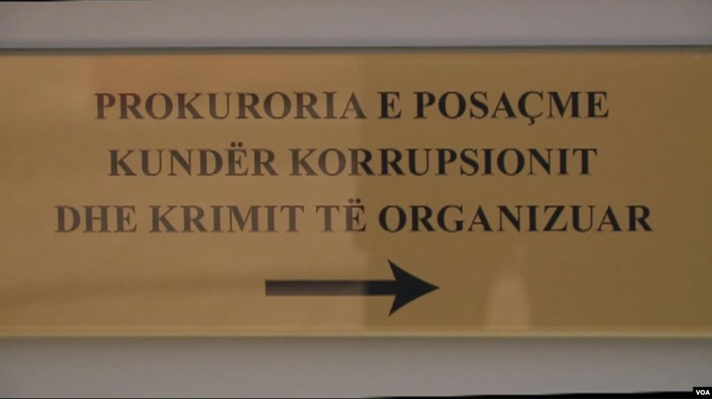 Tjetërsuan toka në bregdet, të pandehur dy ish drejtuesit më të lartë vendor në Lezhë