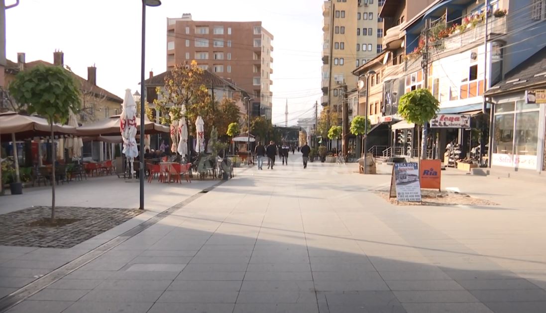 Në Vushtrri, e diela pushim për disa punëtorë të bizneseve private (VIDEO)