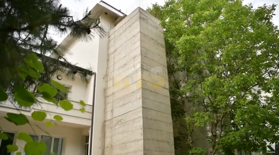 “Uplift” do të ndërtojë ashensorin te Shtëpia të Moshuarve në Prishtinë, zotohet ta përfundojë për 60 ditë (VIDEO)
