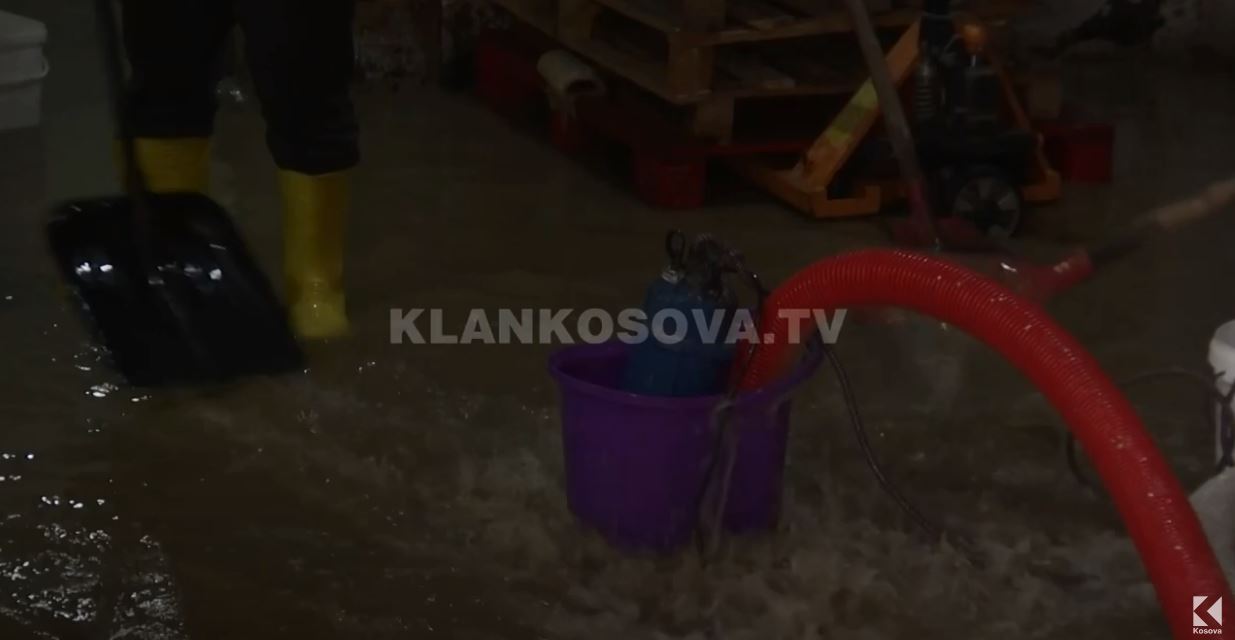 Fryhen 4 lumenjtë e Mitrovicës (VIDEO)