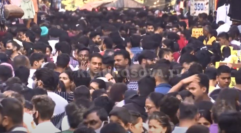 Toka, nga sot, ka 8 miliardë njerëz (VIDEO)