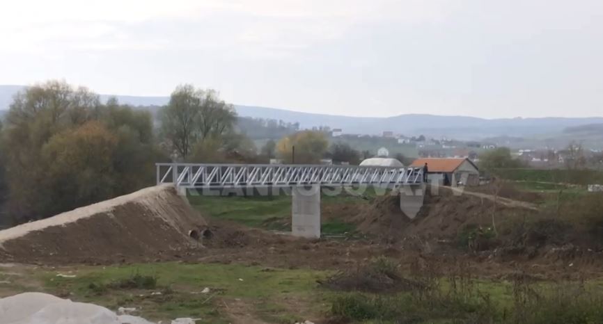 Dy vigje shkurtojnë rrugët në Vushtrri (VIDEO)