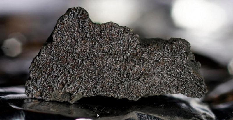 Nga erdhi uji në Tokë? Meteoriti mund të ketë përgjigjen