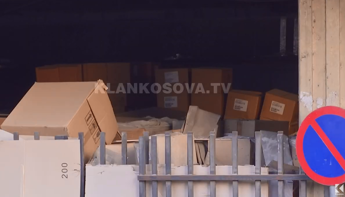 Kapet i dyshuari për vjedhje ilaçesh në Depon Qendrore të Ministrisë së Shëndetësisë (VIDEO)