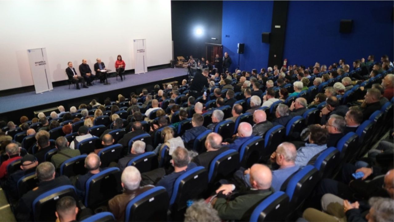 Berisha apel demokratëve: Rama mund të bllokojë rrugët, hapni dyert e shtëpive