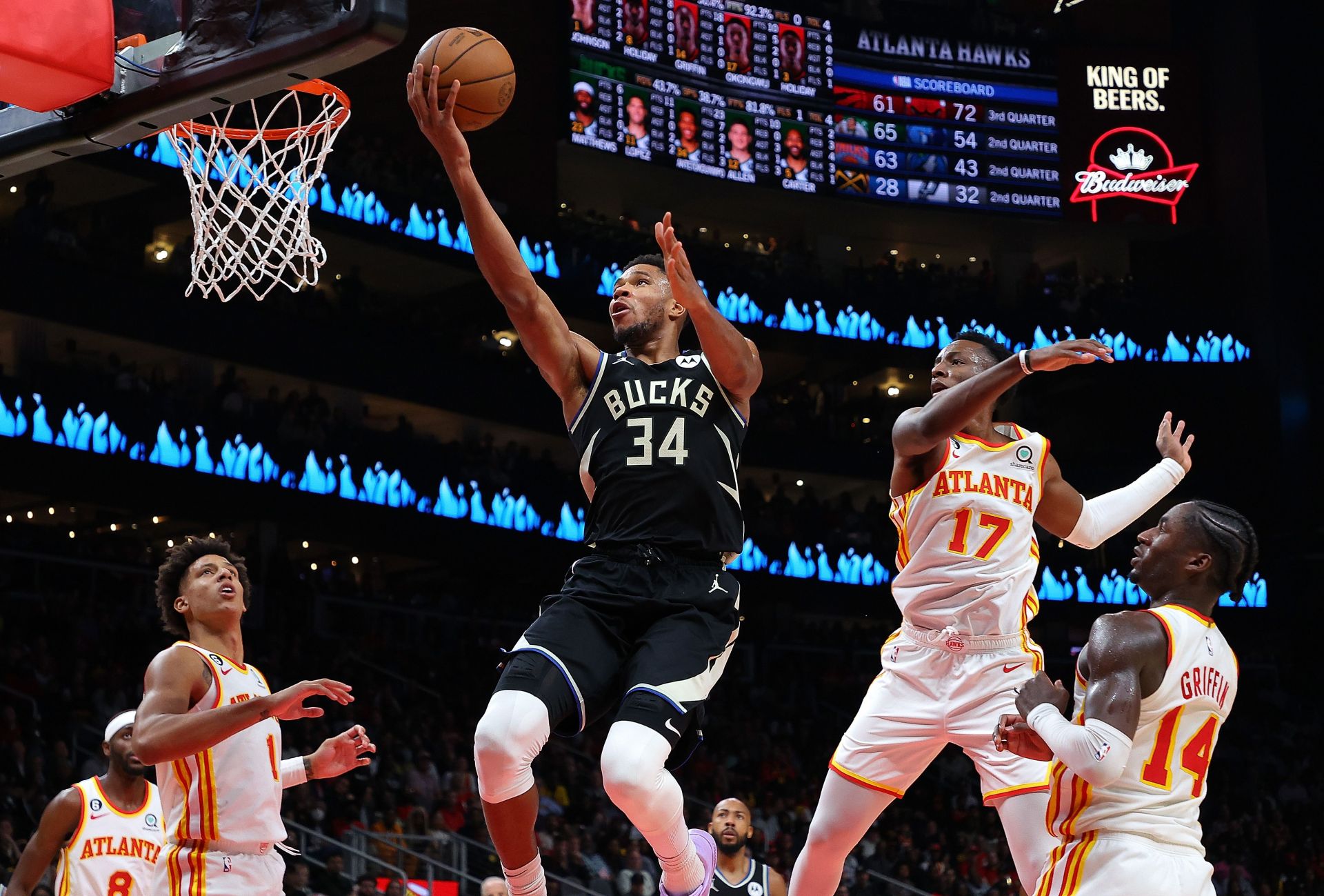 Milwaukee triumfon me “zor” ndeshjen ndaj Oklahomas, kap fitoren 10 në 11 ndeshje