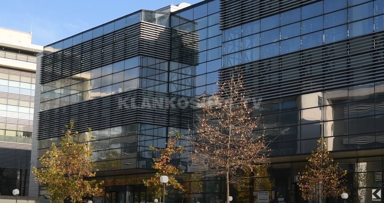 Mungesa e oksigjenit në prokurori e redukton stafin, shkakton edhe sulme te punonjësit (VIDEO)