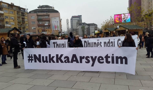 RRGK: Vrasja e grave vjen si pasojë e dështimit institucional në trajtimin e dhunës me bazë gjinore