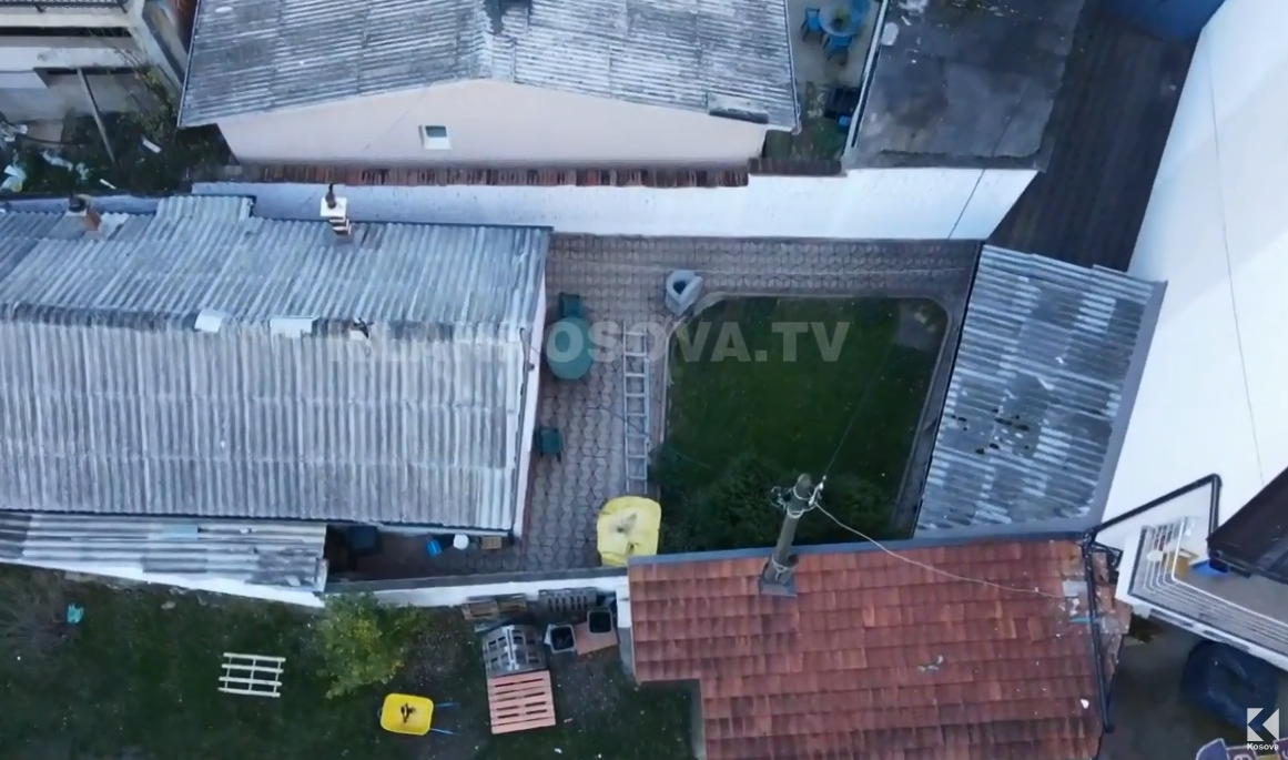 Mësuesja 63-vjeçare dyshohet se u vra në gjumë nga burri me sëpatë (VIDEO)