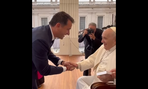 Kryetari i Tiranës, Erion Veliaj, takoi Papa Françeskun