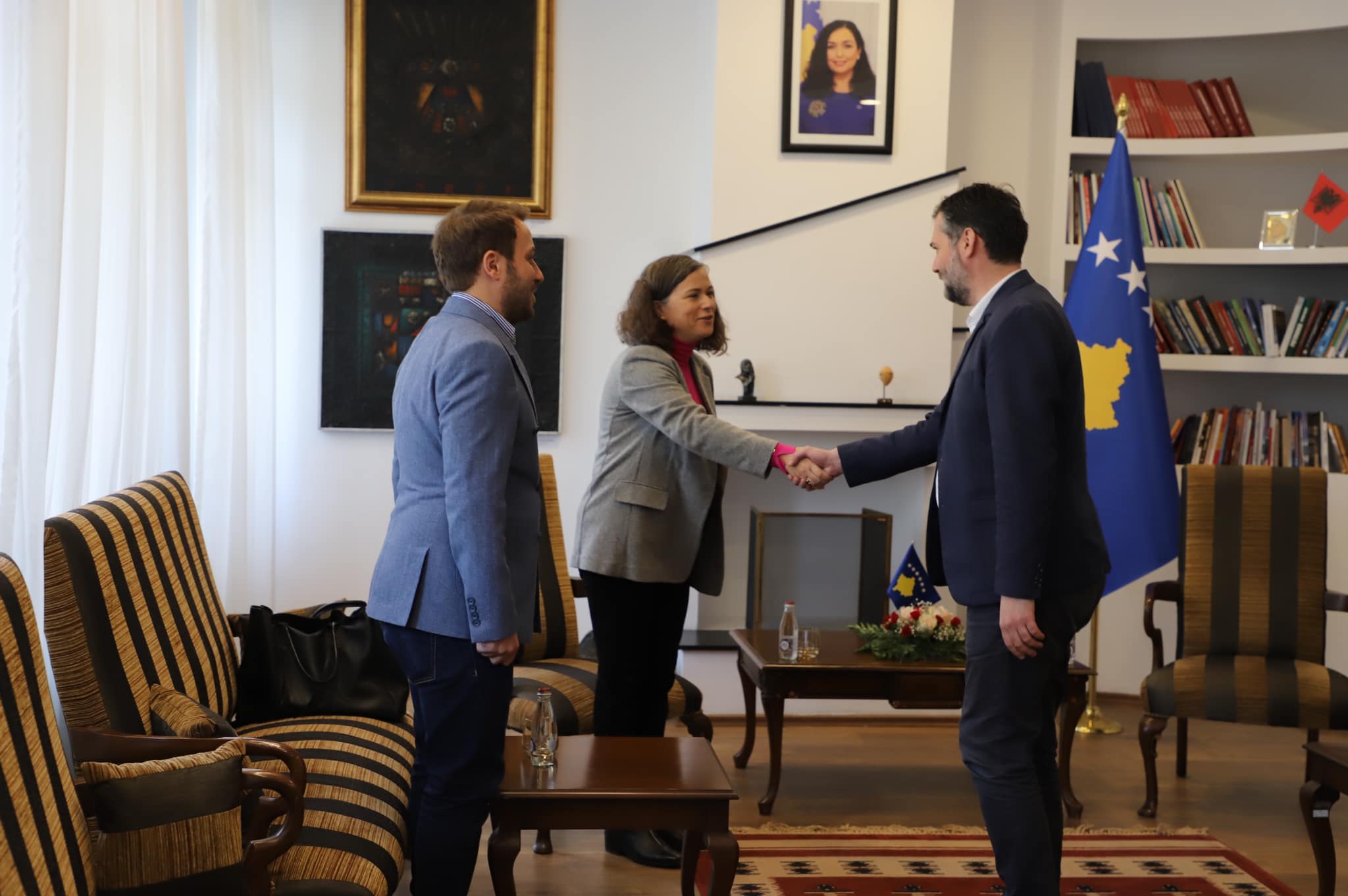 Hajrulla Çeku priti në takim shefen e zyrës së UNICEF-it në Kosovë, Nona Zicherman