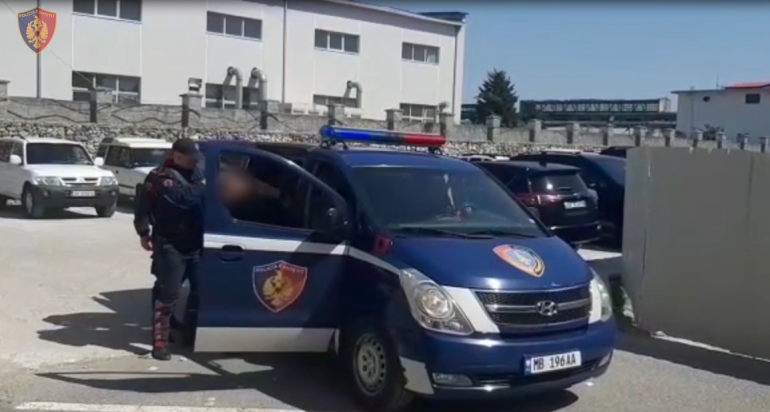 Durrës, tentuan t’i dërgonin drejt Italisë 16 të mitur nga Kosova, arrestohen 10 persona