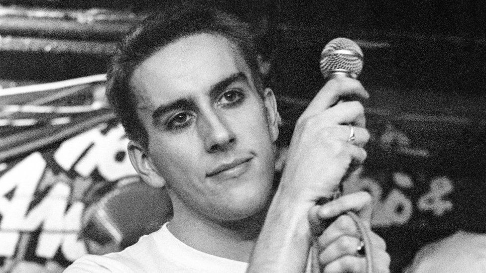 Ndahet nga jeta këngëtari i "The Specials", Terry Hall (VIDEO)