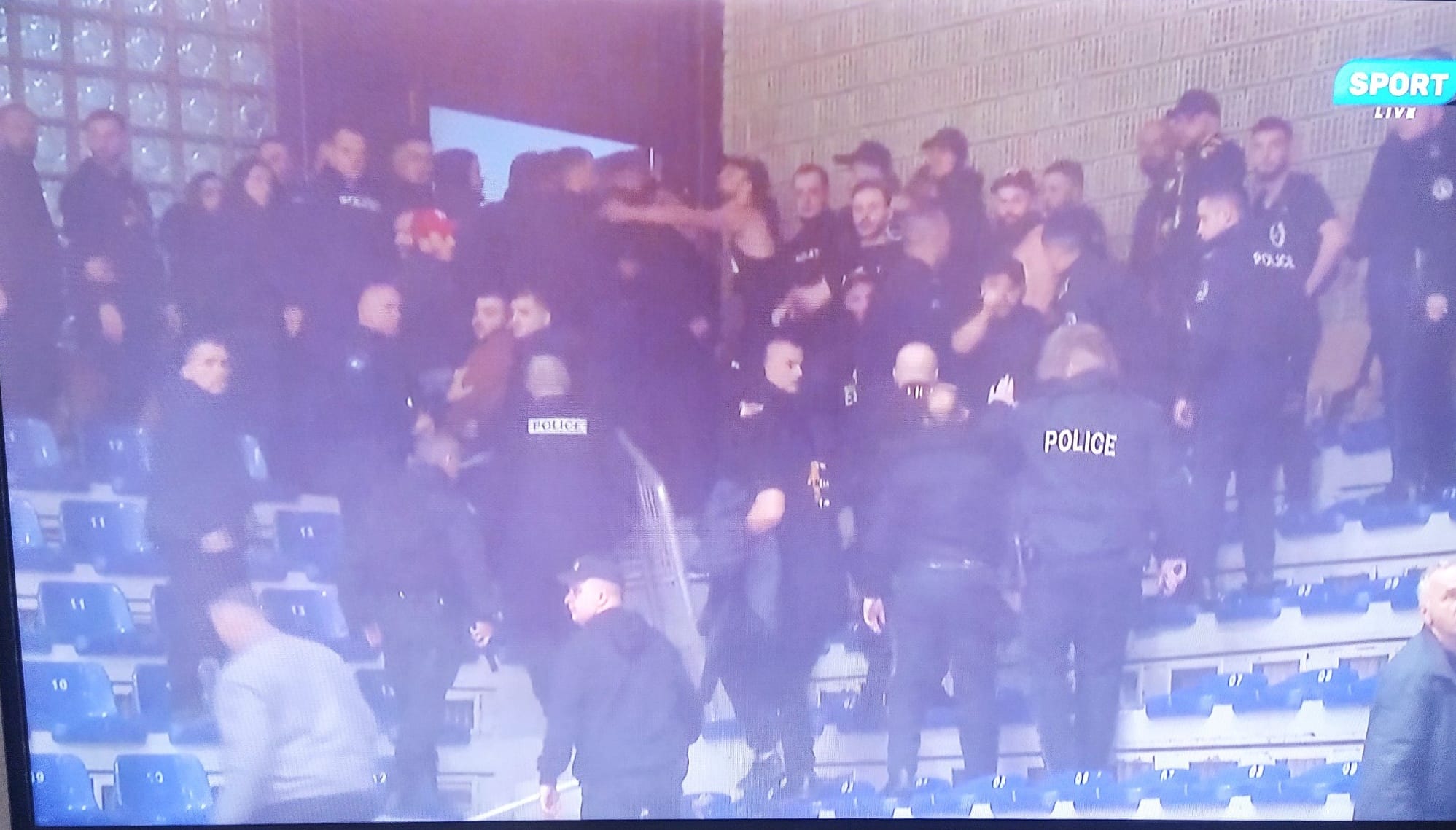 Peja-Bashkimi, pas ndeshjes pati tensione mes tifozëve (VIDEO)