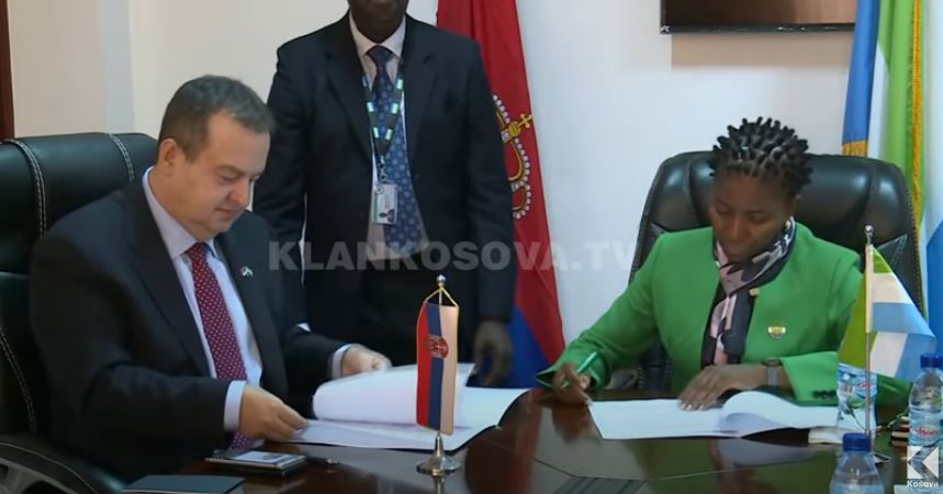 Gana “e dyshimtë”, konsulli s’i kthen targat (VIDEO)