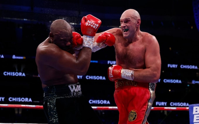 Fury nokauton Chisoran, mbron titullin WBC (VIDEO)