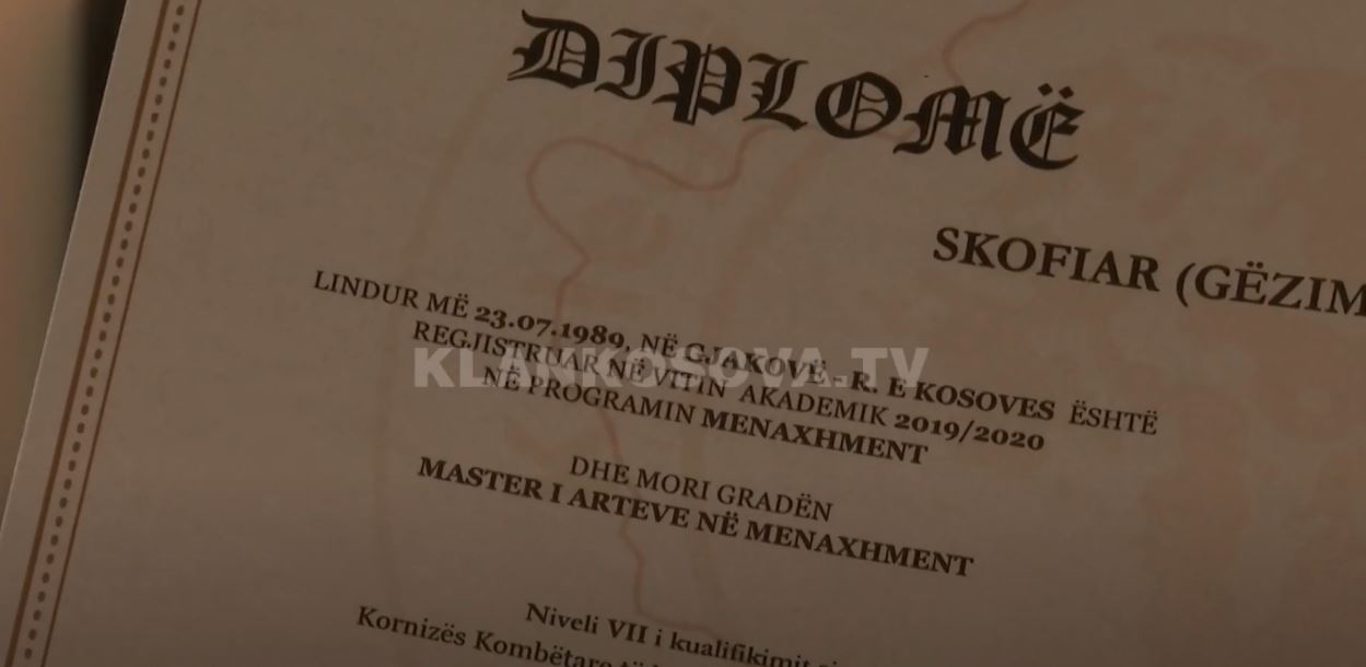 Diplomimi post-mortem, shoferi hero merr master pas vdekjes (VIDEO)