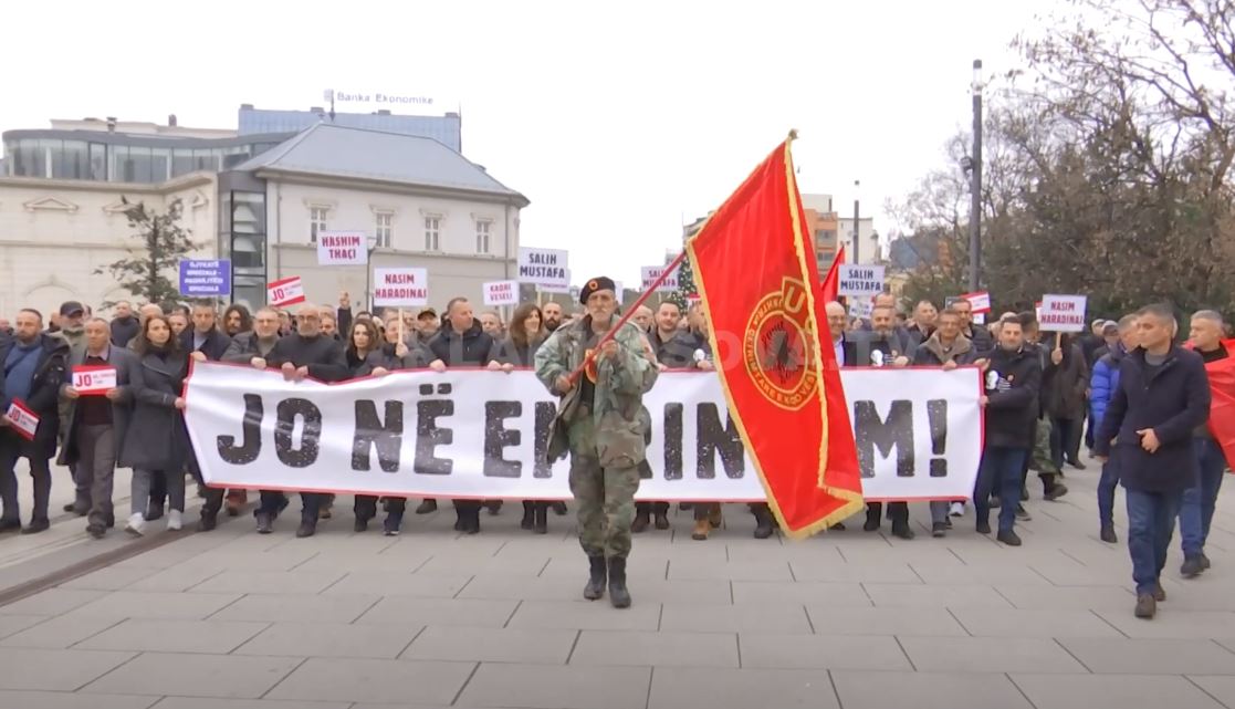 "Jo në emrin tim", protestë kundër dënimit të Salih Mustafës nga Specialja (VIDEO)