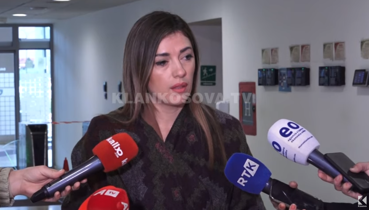 Haxhiu e mban përgjegjës sistemin gjyqësor në rastin e vrasjes së 35-vjeçares (VIDEO)
