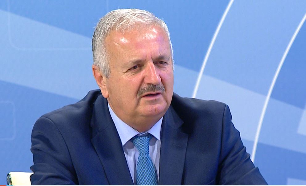 Diplomati shqiptar: Targat dhe arrestimi i një polici serb, po përdoren si pretekste nga Vuçiq