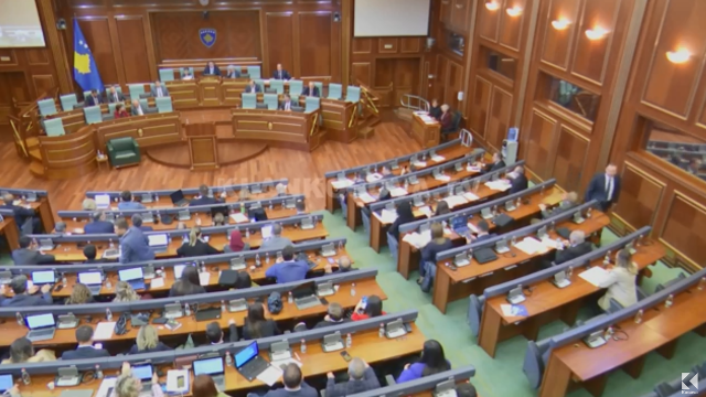 Ligji për Zyrtarët Publikë mund të përfundojë në Kushtetuese (VIDEO)