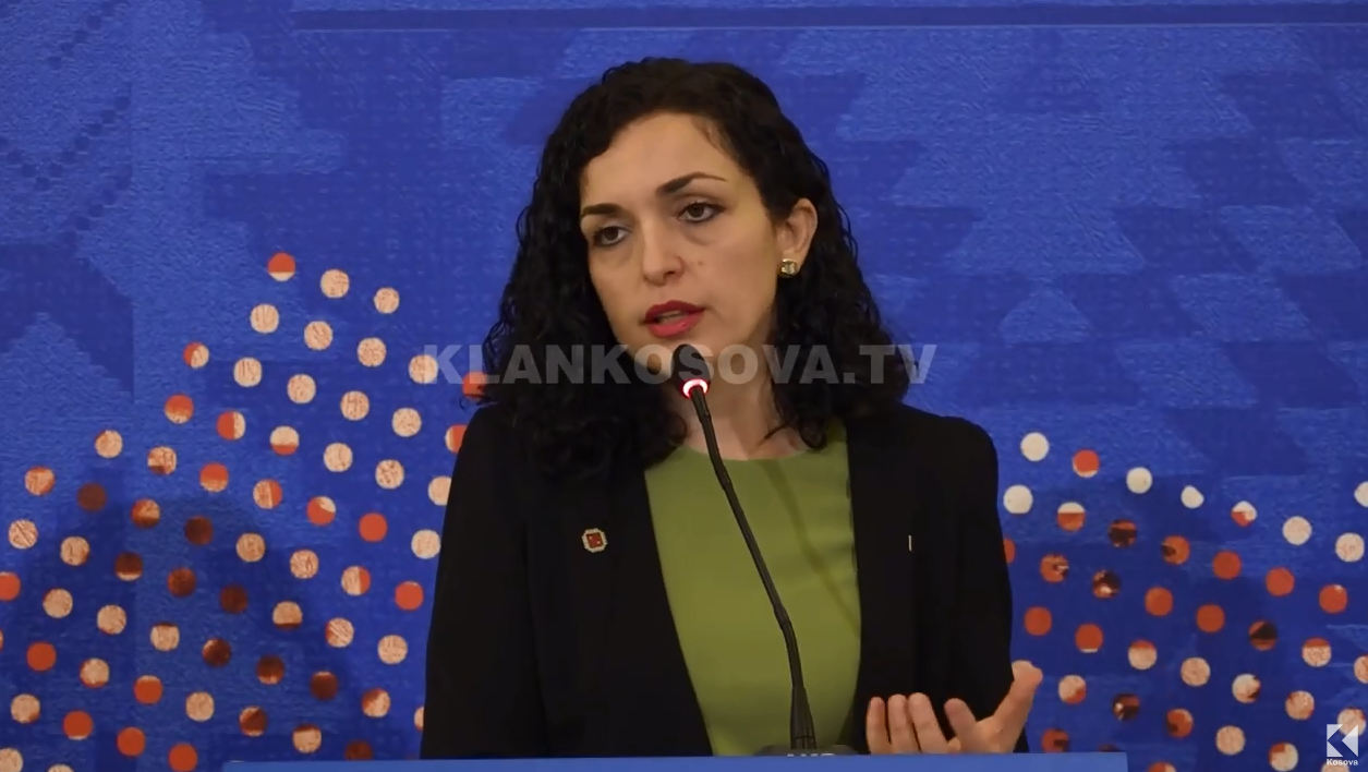 Osmani nga Tirana për shpërthimet në veri: Bandat e Vuçiqit po destabilizojnë Kosovën (VIDEO)