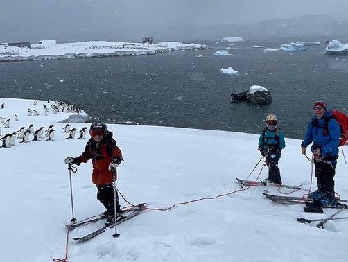 Tetëvjeçari nga Kolorado ka bërë ski në të shtatë kontinentet