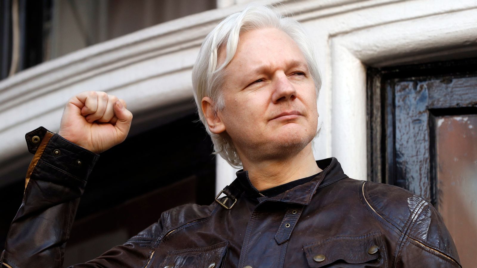 Lirohet Julian Assange