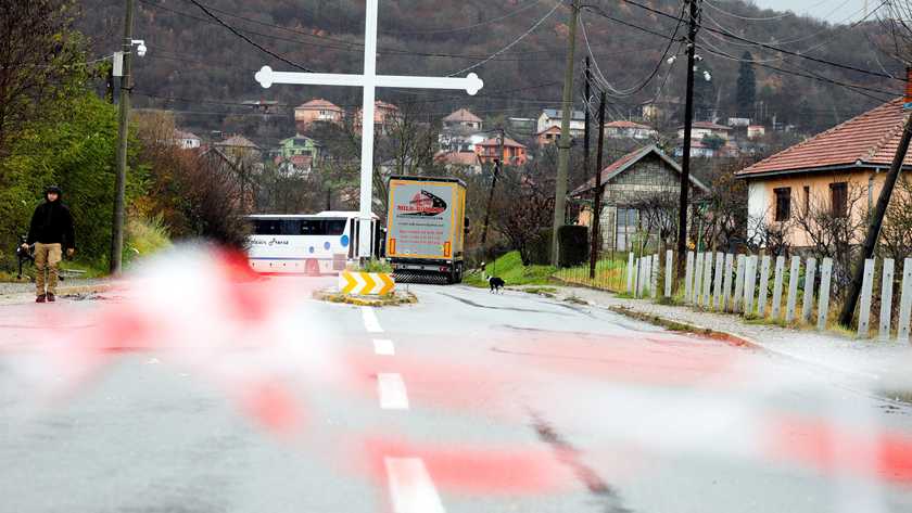 Dyshohet për shpërthim me shok bombë në Kroin e Vitakut