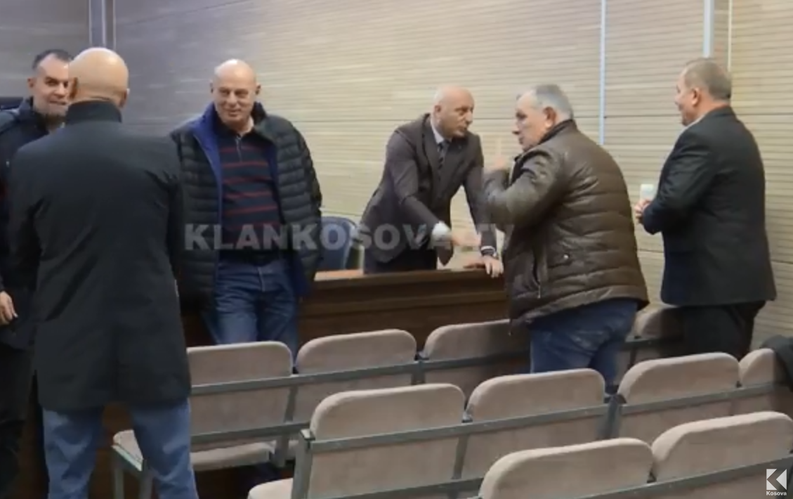 Rasti "Veteranët": Shtyhet përsëri seanca, shkak dy mungesa (VIDEO)