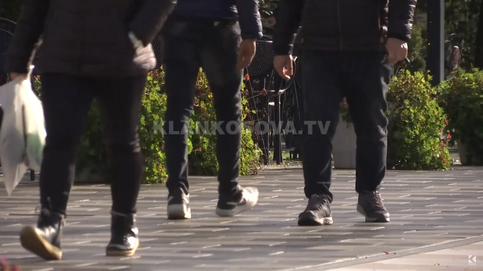 Prangoset i riu në Viti, kreu marrëdhënie seksuale me një 15-vjeçare (VIDEO)