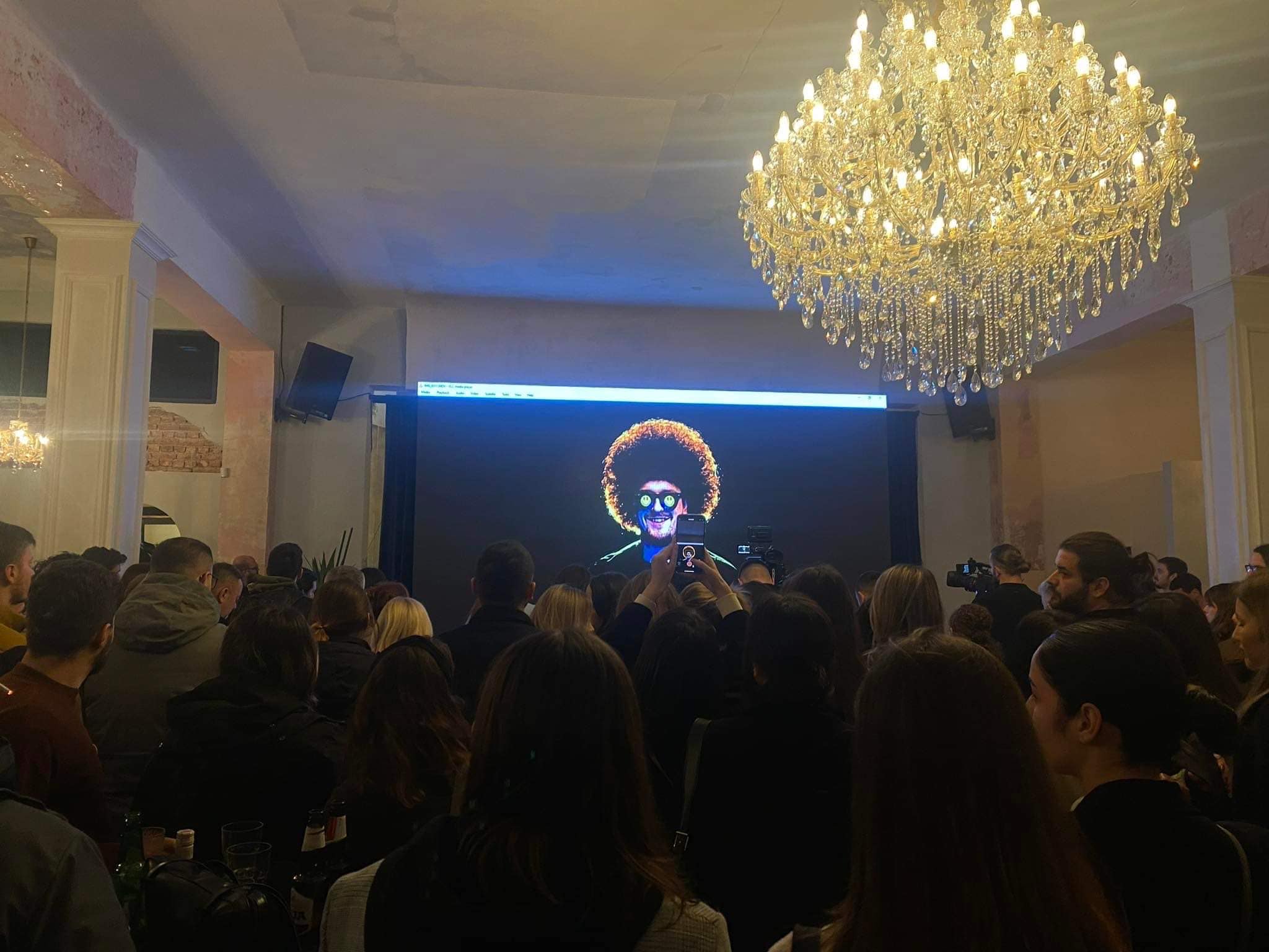 Ministria e Kulturës e kujton Erin Godancin: Një prej DJ-ve më të njohur të Prishtinës