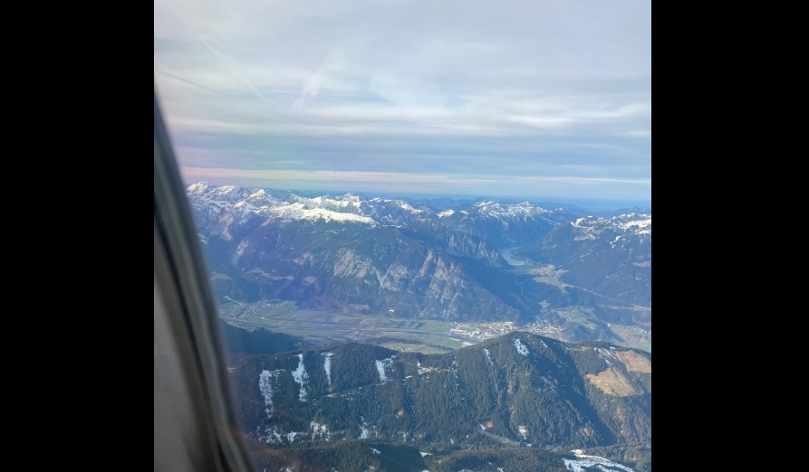 Pacolli me aeroplan, në kërkim të borës (FOTO)