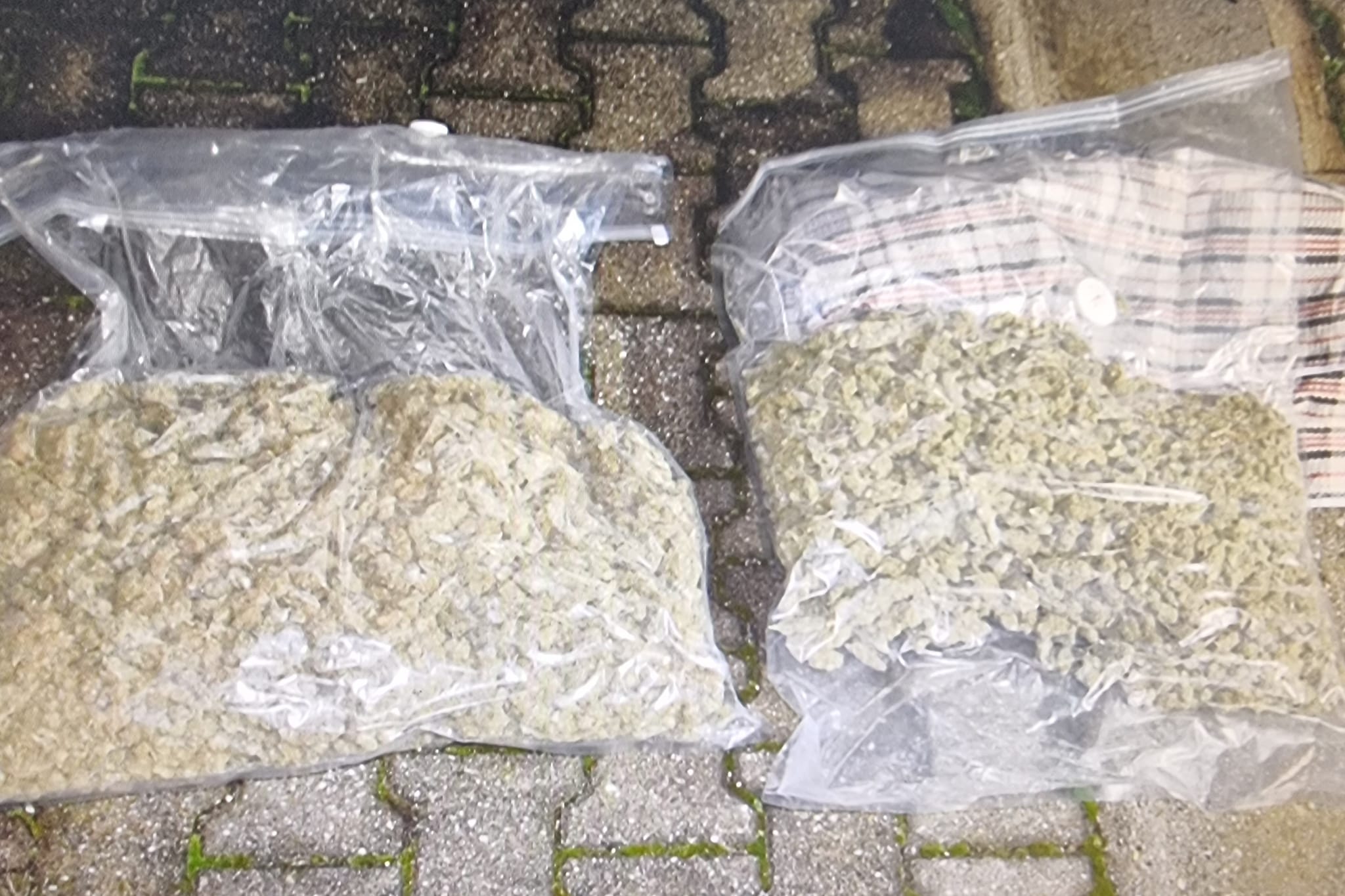 I gjenden tre kilogramë kanabis, arrestohet i dyshuari