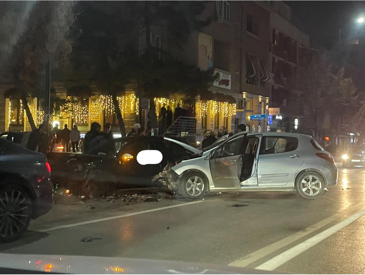 Aksident i rëndë trafiku në Prishtinë (FOTO)