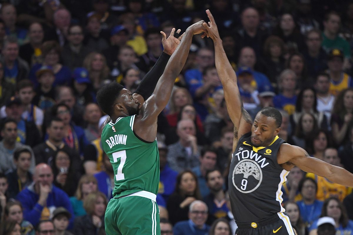 Celtics fiton në shtesë derbin e finalistëve (VIDEO)