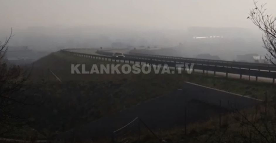 Vitia pritet të kyçet në autostradë (VIDEO)