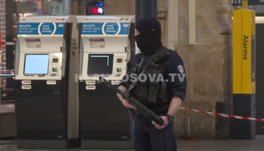 Incidenti në Francë,	plagosen 7, mes tyre edhe sulmuesi (VIDEO)