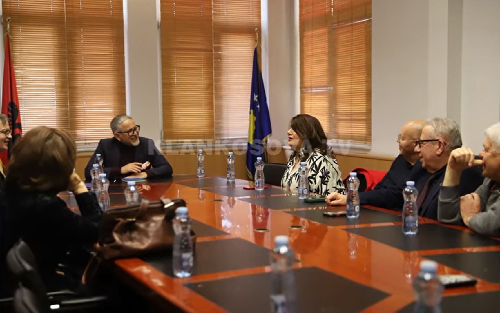Latifi e nisi, tani edhe Vitia mirëpret kontributin e anesteziologëve në pension (VIDEO)