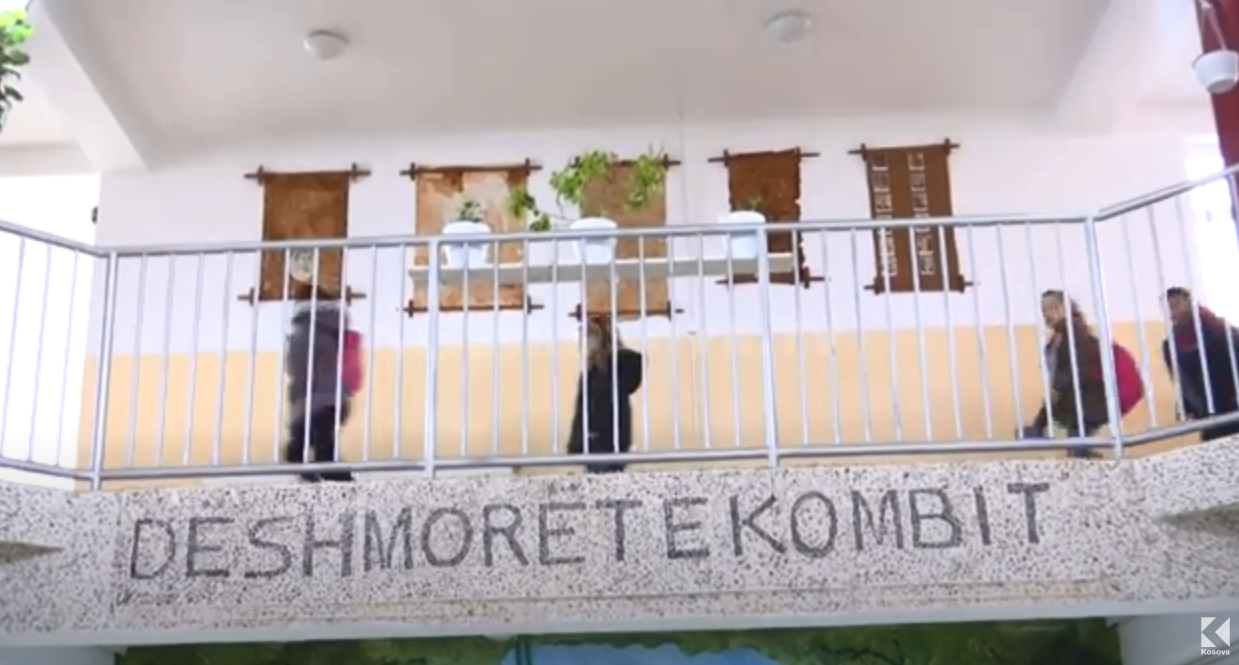 "Dëshmorët e Kombit", përfundon gjysmëvjetorin e parë, kompensoi orët e grevës (VIDEO)