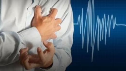 Infeksioni i mishrave të dhëmbëve mund të rrezikojë aritminë e zemrës, sipas një hulumtimi