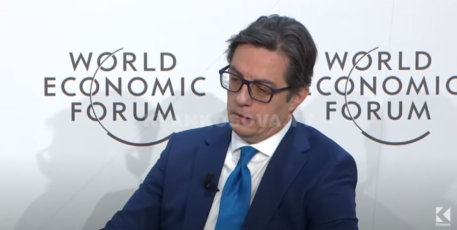 Pendarovski në Davos: Destabilizimi i Ballkanit, cak i Rusisë (VIDEO)