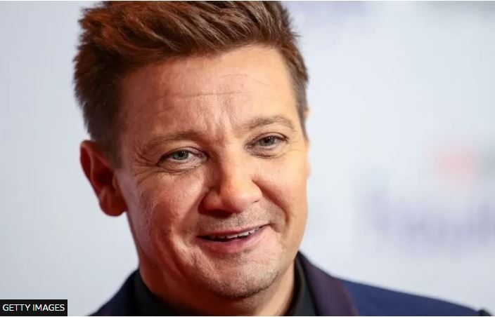 Ylli i “Avengers” falenderon adhuruesit nga spitali