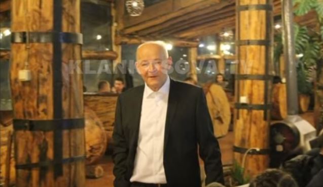 Mjeku vdes duke luajtur futboll (VIDEO)