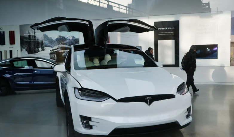 Tesla prodhoi 1.3 milionë vetura gjatë 2022-ës