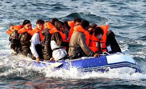 Media britanike: Bandat shqiptare në Britaninë e Madhe rekrutojnë anëtarë të rinj nga vendlindja