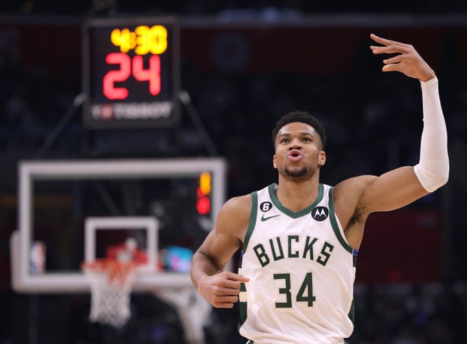NBA: Bucks fitojnë pas vazhdimeve kundër Celtics (VIDEO)
