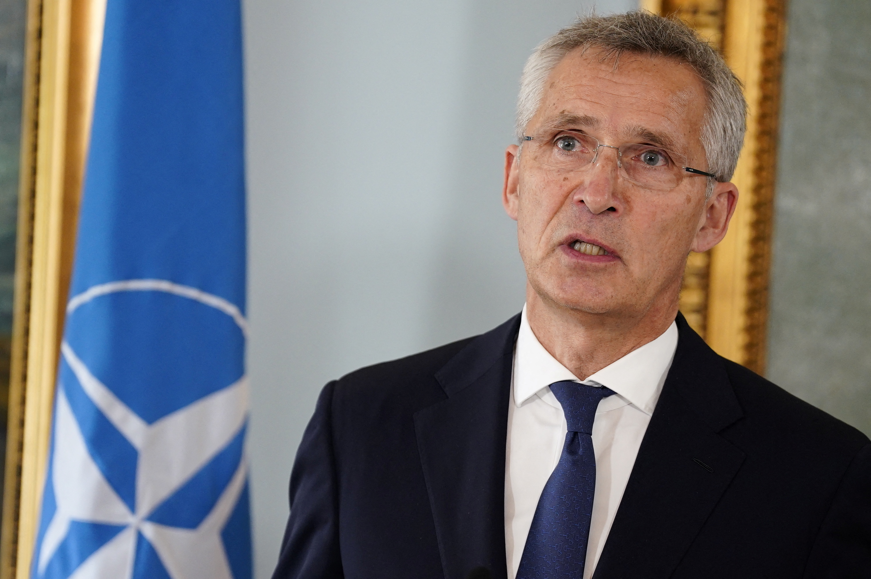 Stoltenberg sot takon ministrat e Mbrojtjes në selinë e NATO-s në Bruksel