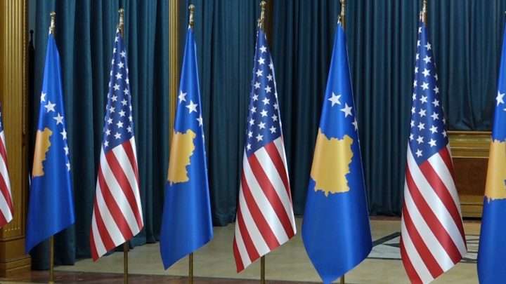 Flamuri i Kosovës dhe SHBA-së