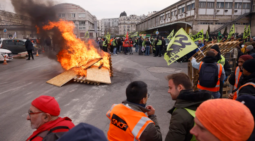 Protestat Zjarri France